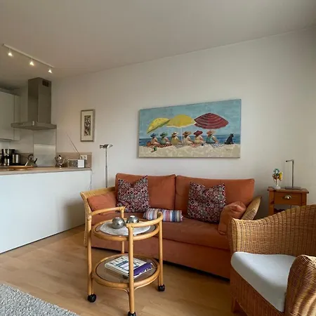 'accumer Ee' Apartment *